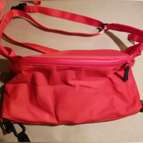 Lululemon red all hours belt bag - Picture 2 of 4